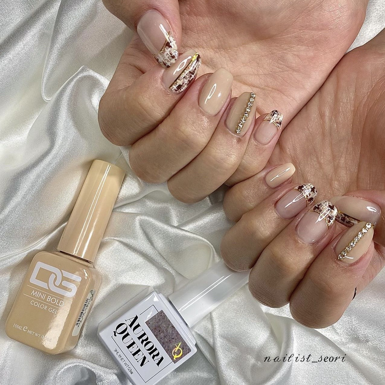 Nail màu nâu nhạt dịu dàng và tinh tế, phù hợp với mọi tông da