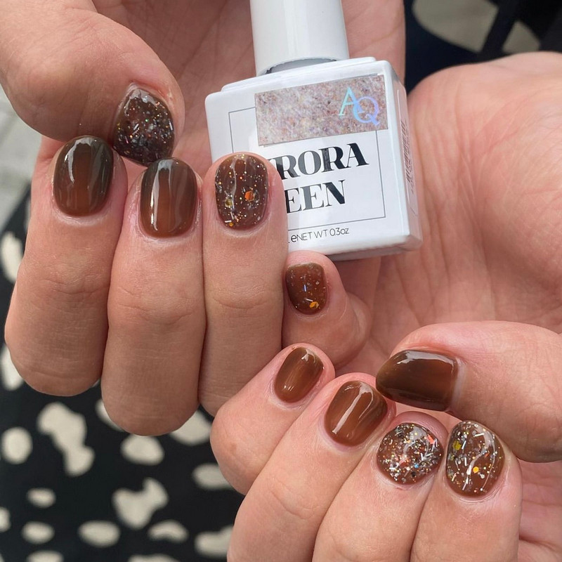 Nail màu nâu vàng hạt dẻ đẹp và trẻ trung