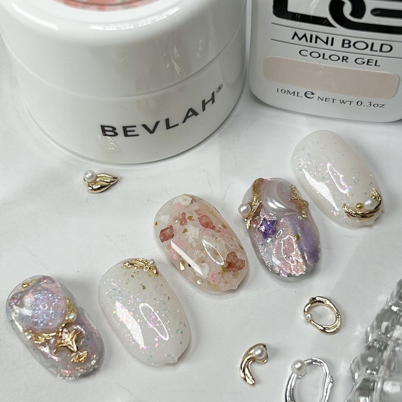 Nail màu trắng vân đá