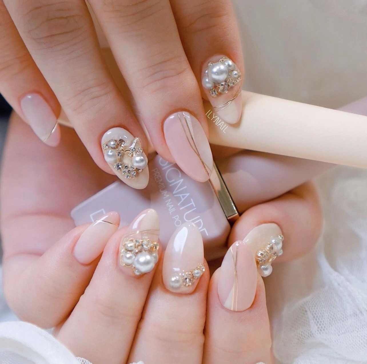 Nail nude cẩm thạch sang trọng