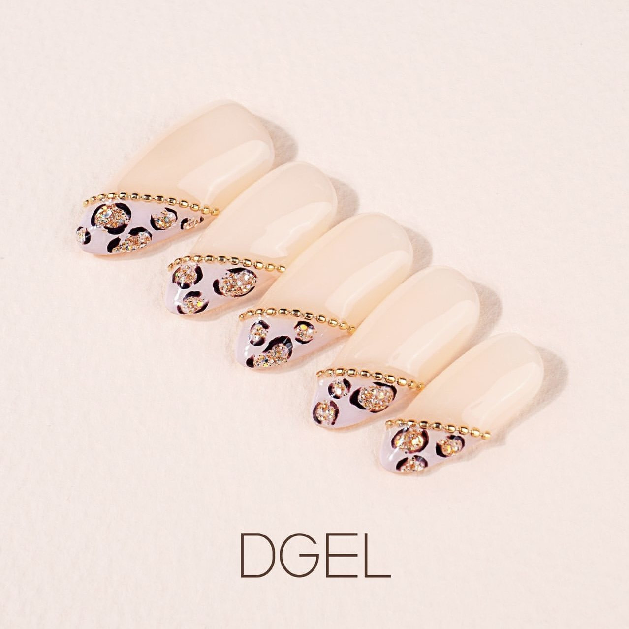 Nail nude họa tiết da báo