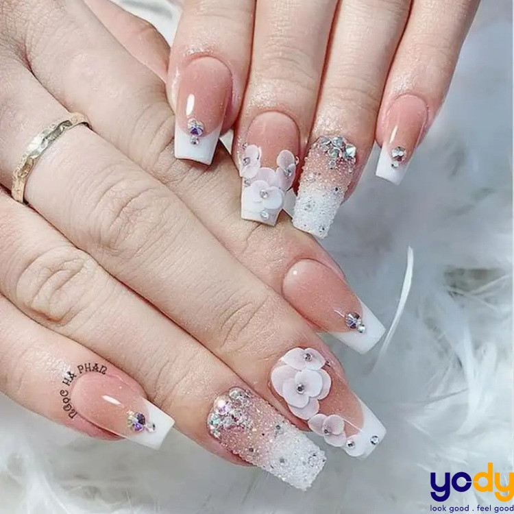Nail ombre trắng sữa độc đáo