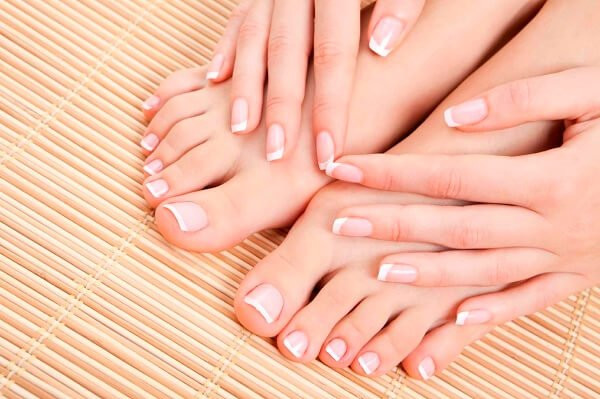 Quy trình bấm móng chân để tạo form vuông cân đối và đẹp mắt