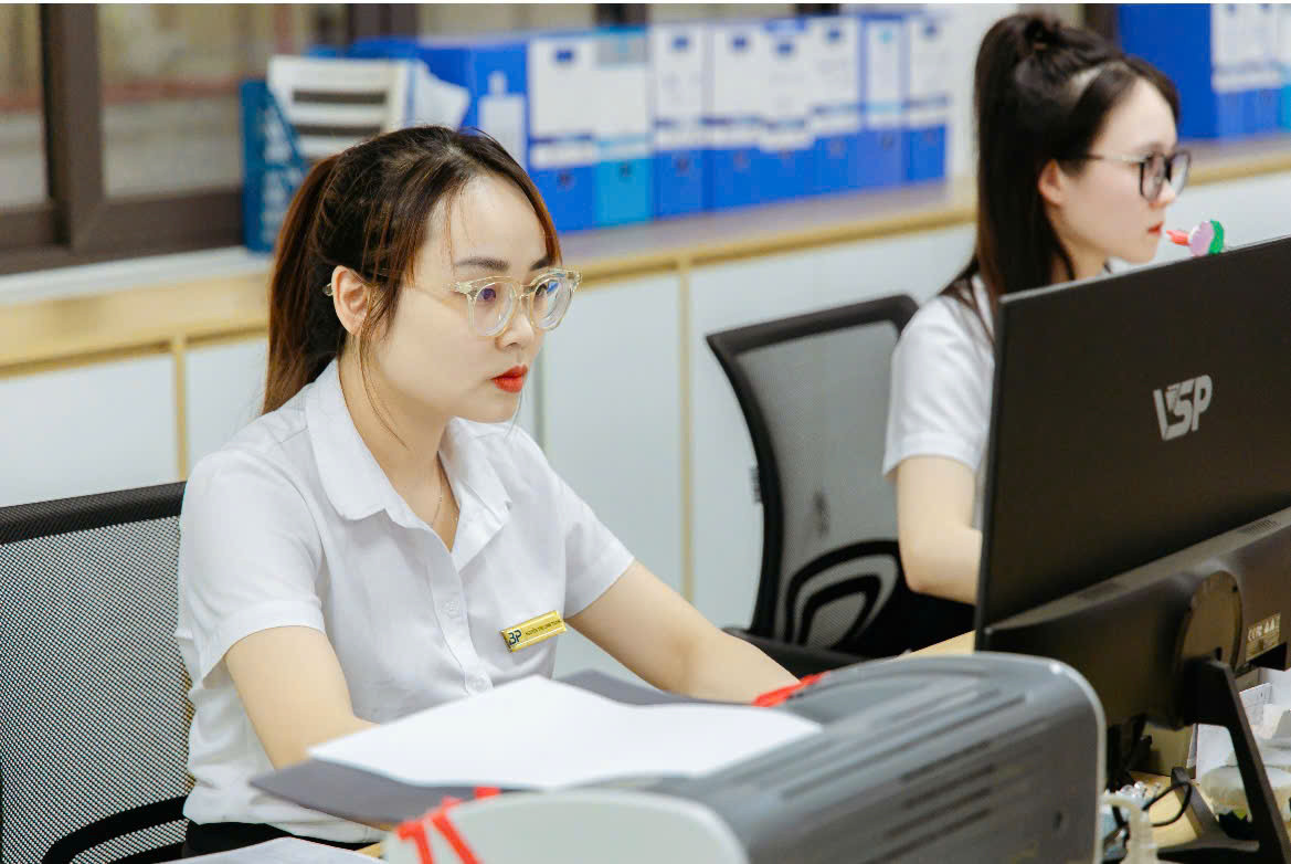 Công Ty TNHH Sơn Móng Tay Beyond The Peak: Tiên Phong Ngành Nail Việt Sản phẩm sơn móng tay Beyond The Peak được đóng gói cẩn thận, sẵn sàng xuất xưởng