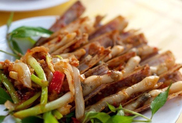 Sò móng tay khô cháy tỏi thơm lừng, món nhậu lý tưởng cho mọi gia đình