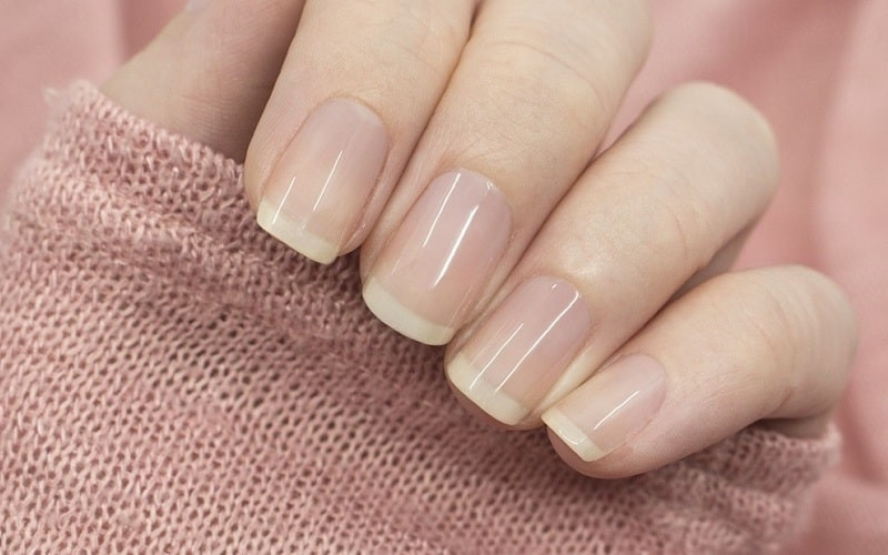 Sơn bảo vệ móng tay giúp ngăn ngừa ố vàng và gãy móng