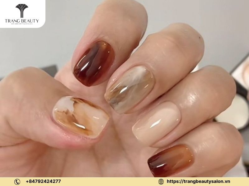 Sơn gel móng tay đẹp dạng vết nứt độc đáo