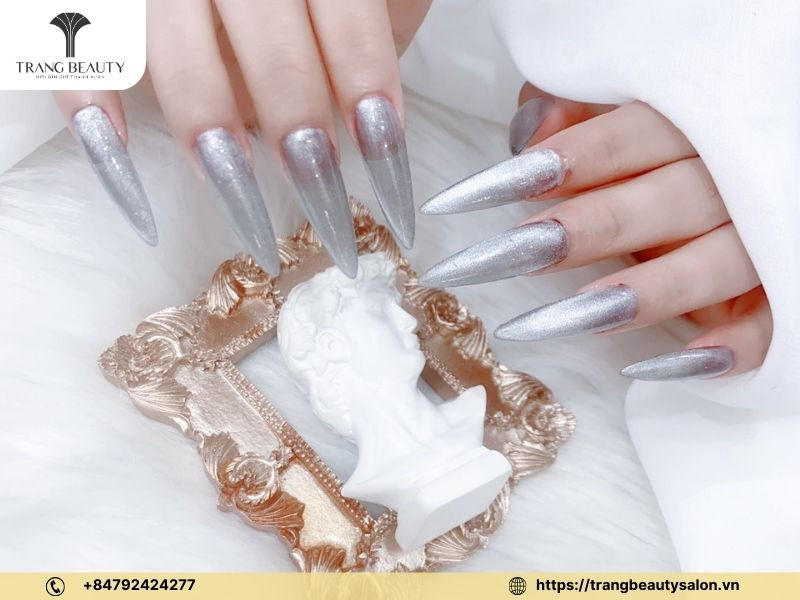 Sơn gel móng tay đẹp tone xám khói bí ẩn