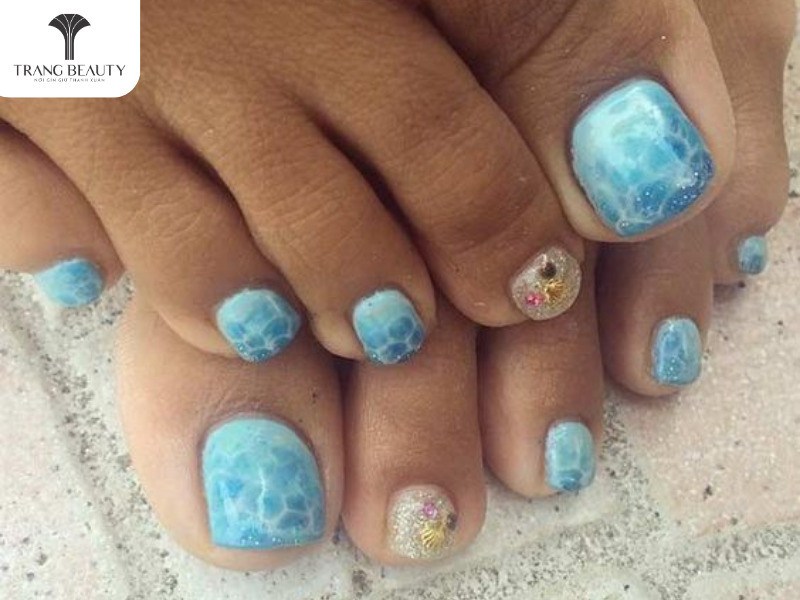 Sơn Móng Tay Đi Biển: Khám Phá Hơn 50 Mẫu Nail Đẹp Nổi Bật Mùa Hè Sơn móng chân đi biển họa tiết bọt sóng trắng tinh khôi