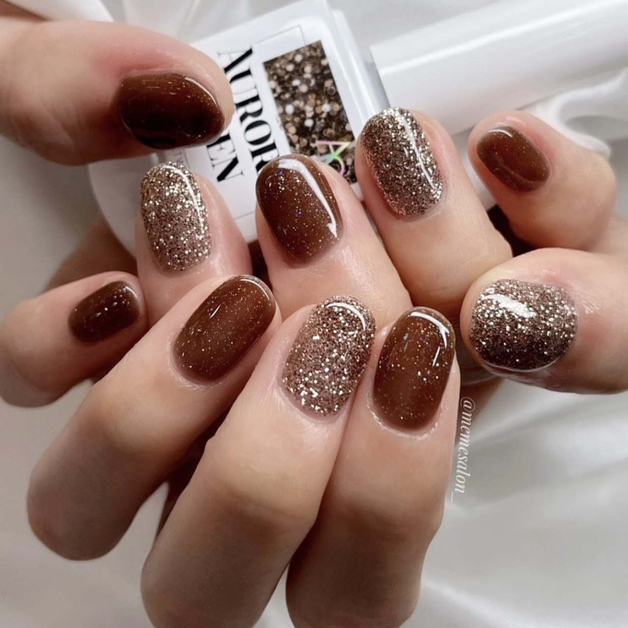 Bí Quyết Cách Sơn Móng Tay Màu Trắng Sữa Tinh Tế Tại Nhà Sơn móng tay màu chocolate ấm áp