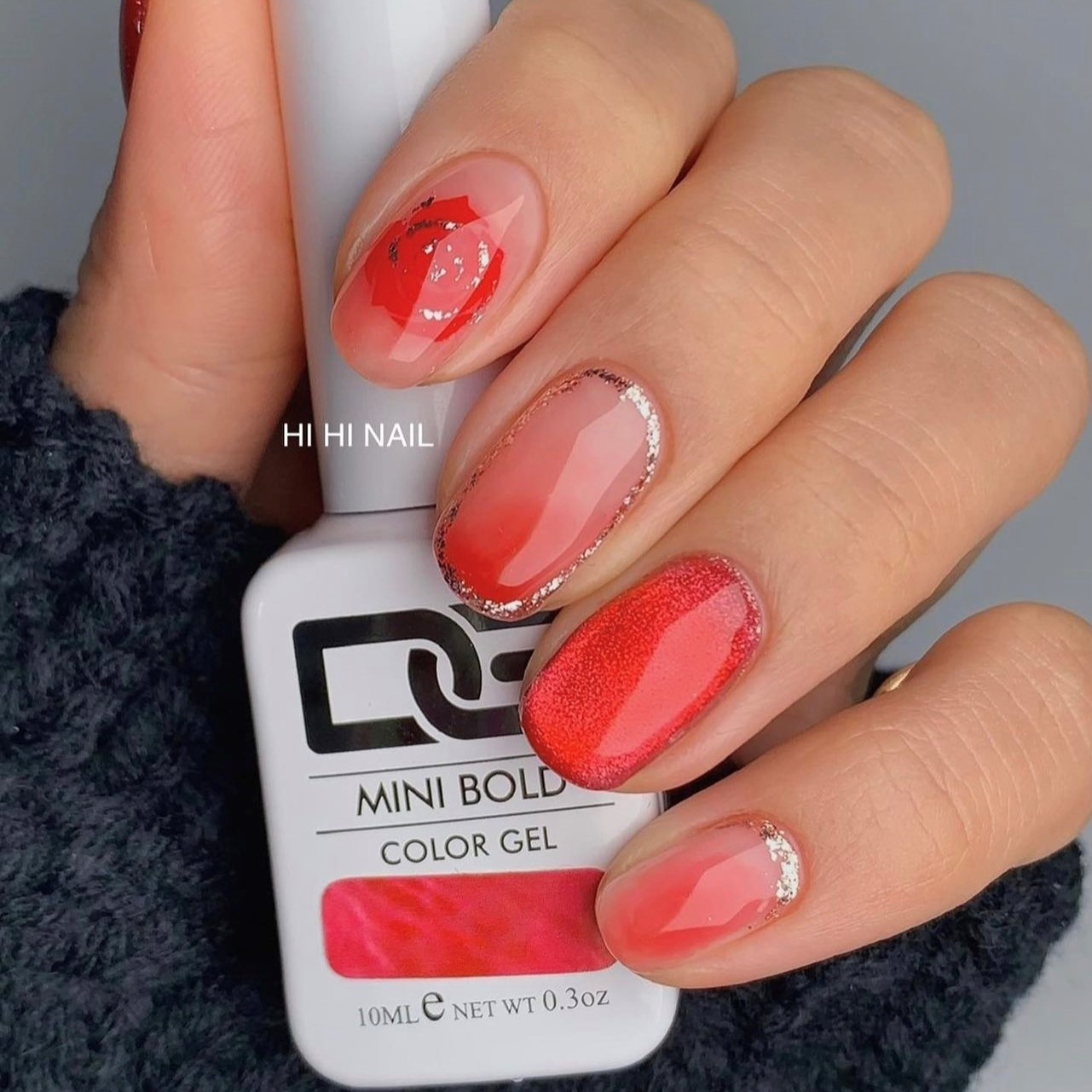 Sơn móng tay pastel kẻ vòng cung nghệ thuật