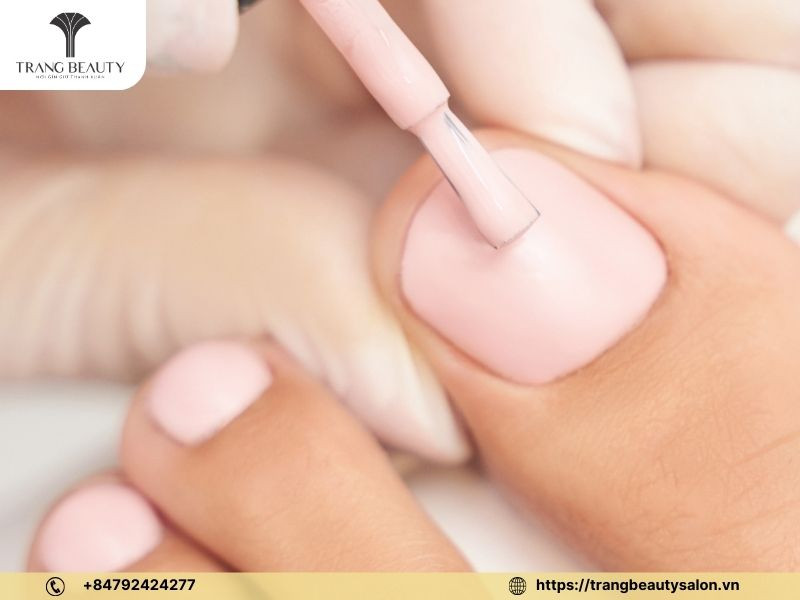 Hướng Dẫn Vẽ Móng Tay Đơn Giản Dễ Thương Tại Nhà Thêm chi tiết hoàn thiện cho mẫu vẽ móng tay đơn giản dễ thương