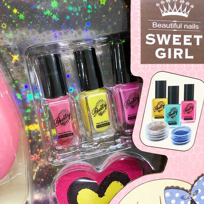 Thiết kế tinh xảo của bộ móng tay giả cho trẻ em