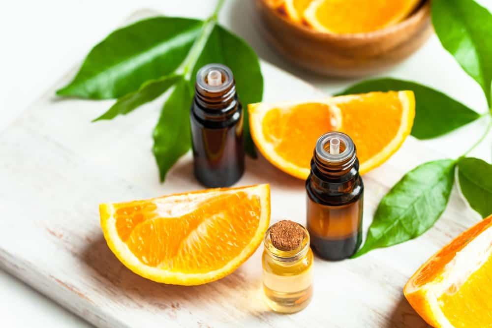 Tinh dầu cam hỗ trợ cải thiện móng tay trắng đục ở trẻ em