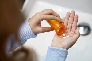 Viên uống biotin giúp kích thích mọc tóc và móng chắc khỏe