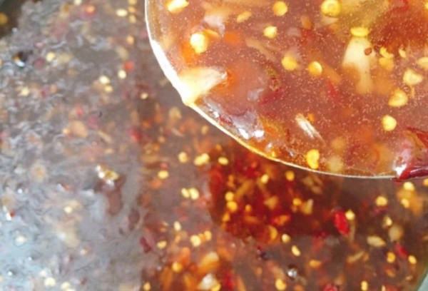Món Ngon Khó Cưỡng: Móng Tay Xào Chua Ngọt Tại Gia Xào nước sốt chua ngọt đậm đà cho món ốc móng tay